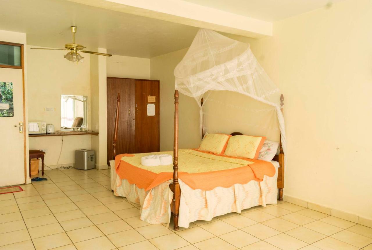 Sunrise Apartments Hotel Fort Portal Kültér fotó